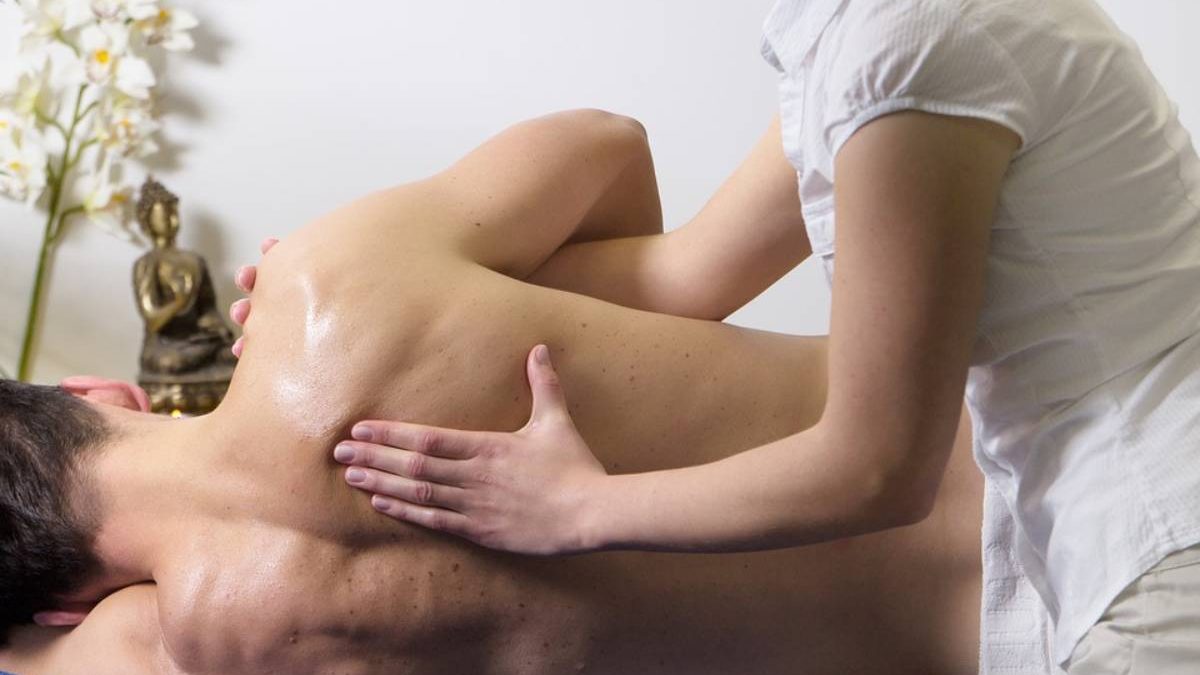 A Breath Of Relief: 3 Efficient Ways Of Dealing With Shoulder Pain